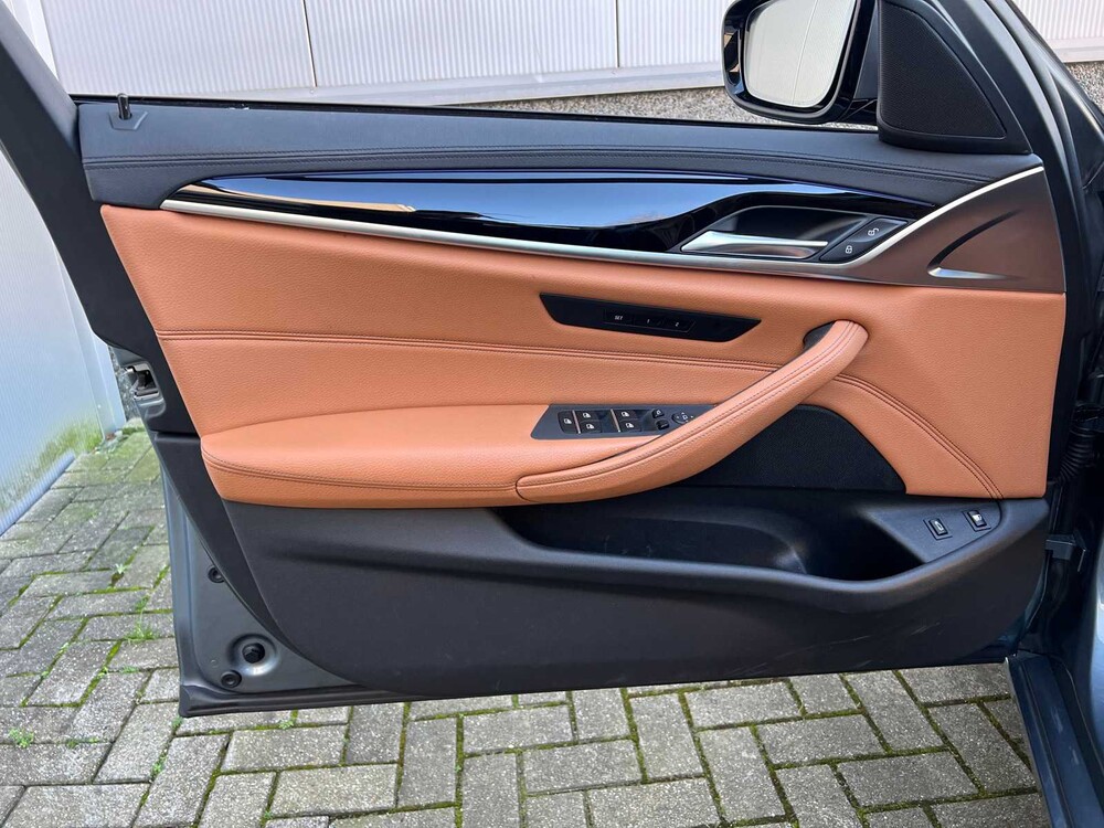 BMW 530e iPerformance High Executive G30 184pk 2018 5-serie -ORIG. NL-, RV-702-V