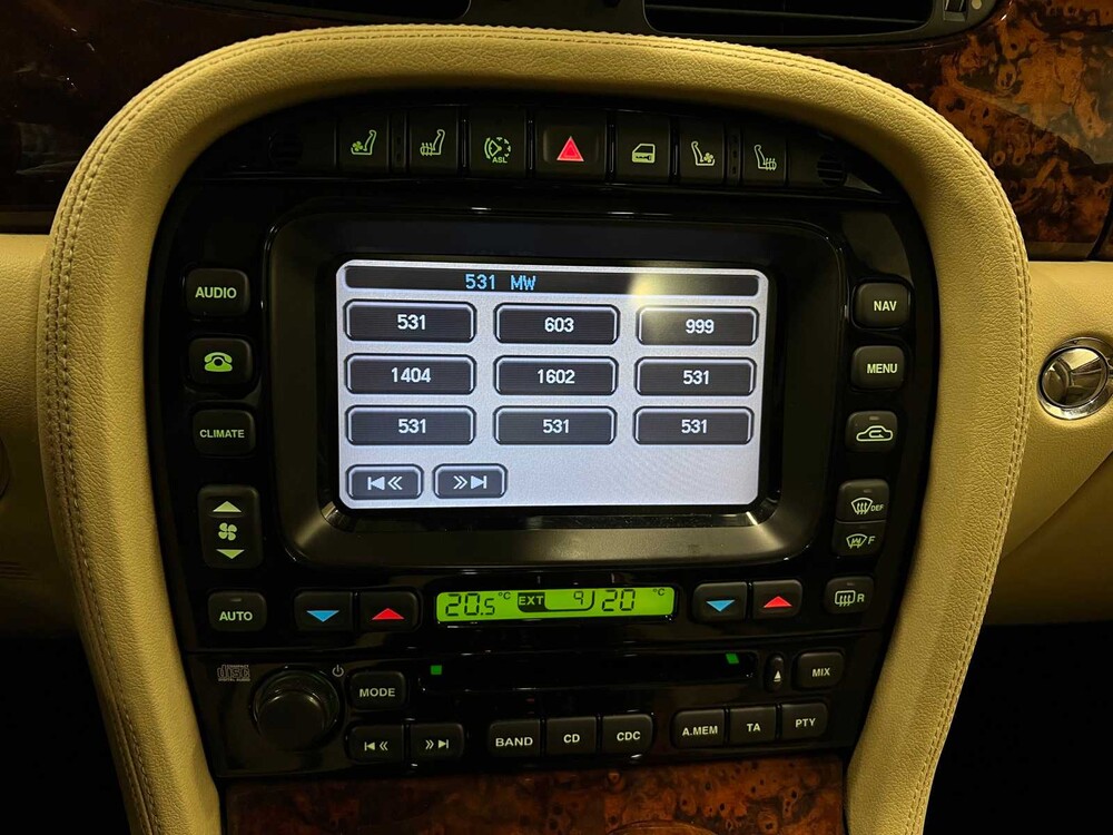 Jaguar XJ8 L 4.2 V8 298pk XJ Executive 2009, T-410-RX