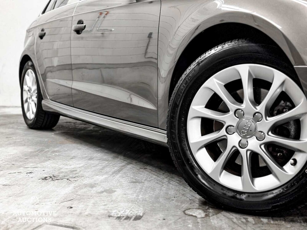 Audi A3 Sportback 1.6 TDI Ultra Edition 110pk 2013 -Orig. NL-, 9-TBL-15