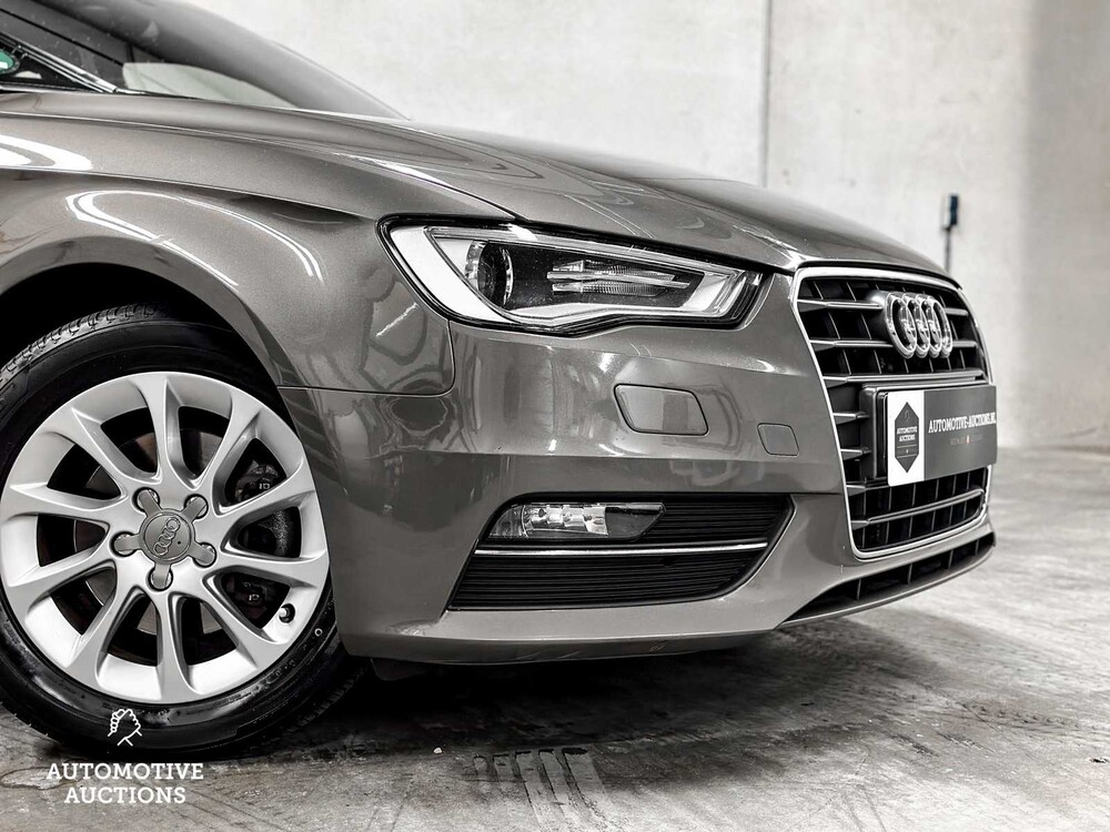 Audi A3 Sportback 1.6 TDI Ultra Edition 110pk 2013 -Orig. NL-, 9-TBL-15