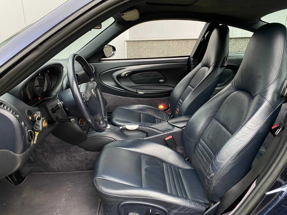 Porsche 911 Carrera 4 996 3.6 Coupé 320PS -Orig. NL- 2002, 64-HV-FB