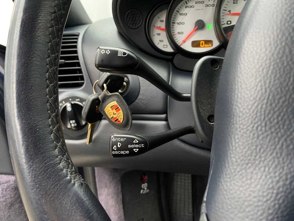 Porsche 911 Carrera 4 996 3.6 Coupé 320PS -Orig. NL- 2002, 64-HV-FB