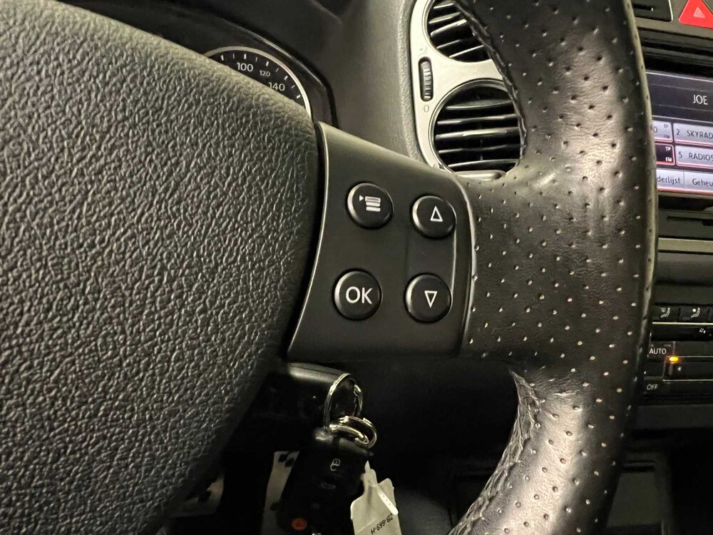 Volkswagen Tiguan R-Line 2.0 TSI Sport&Style 4Motion 200pk 2010, ZB-669-H