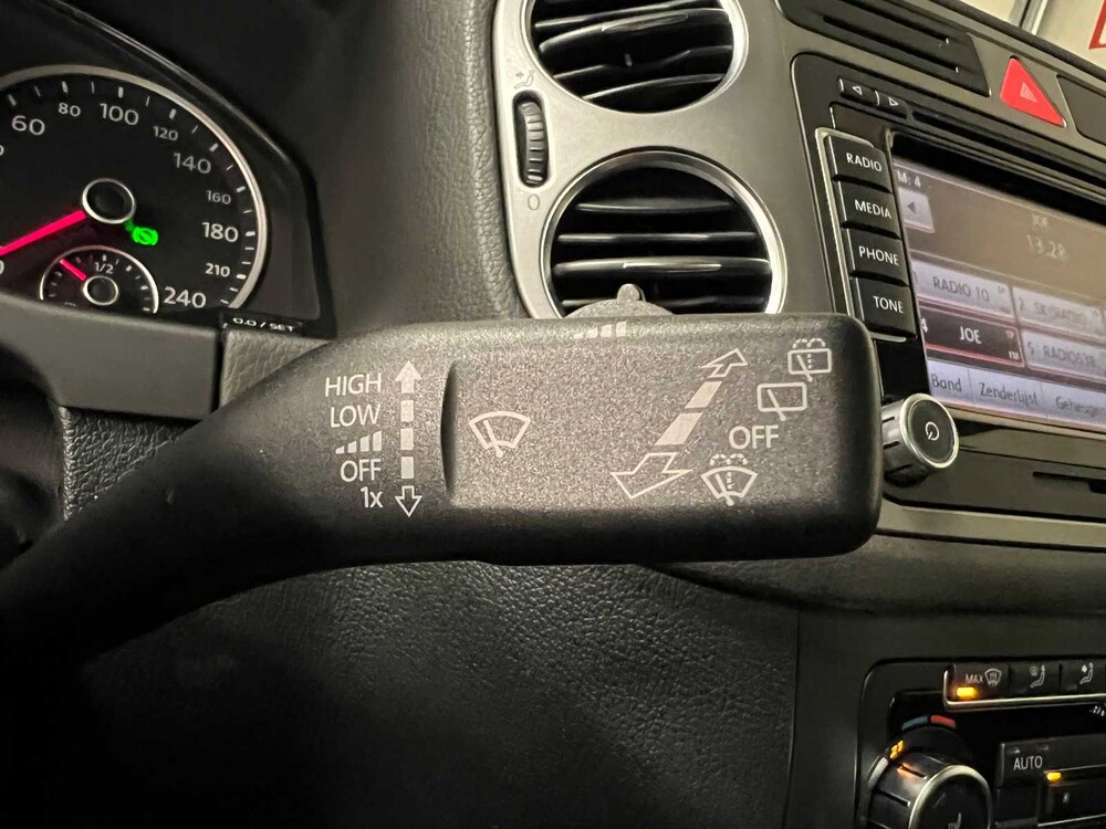 Volkswagen Tiguan R-Line 2.0 TSI Sport&Style 4Motion 200pk 2010, ZB-669-H