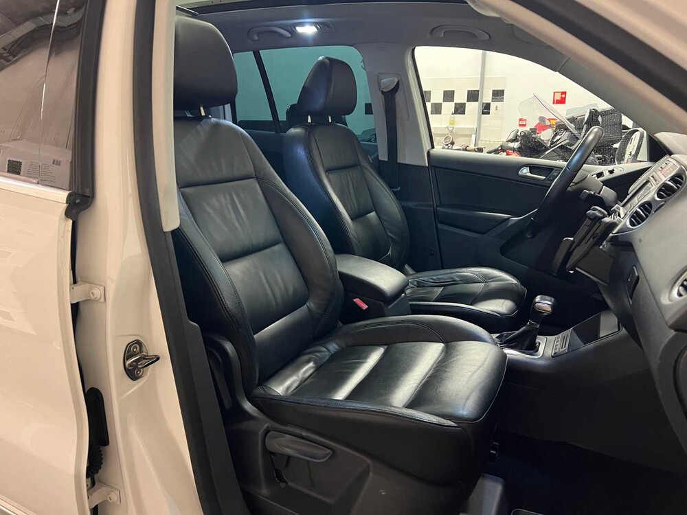 Volkswagen Tiguan R-Line 2.0 TSI Sport&Style 4Motion 200pk 2010, ZB-669-H