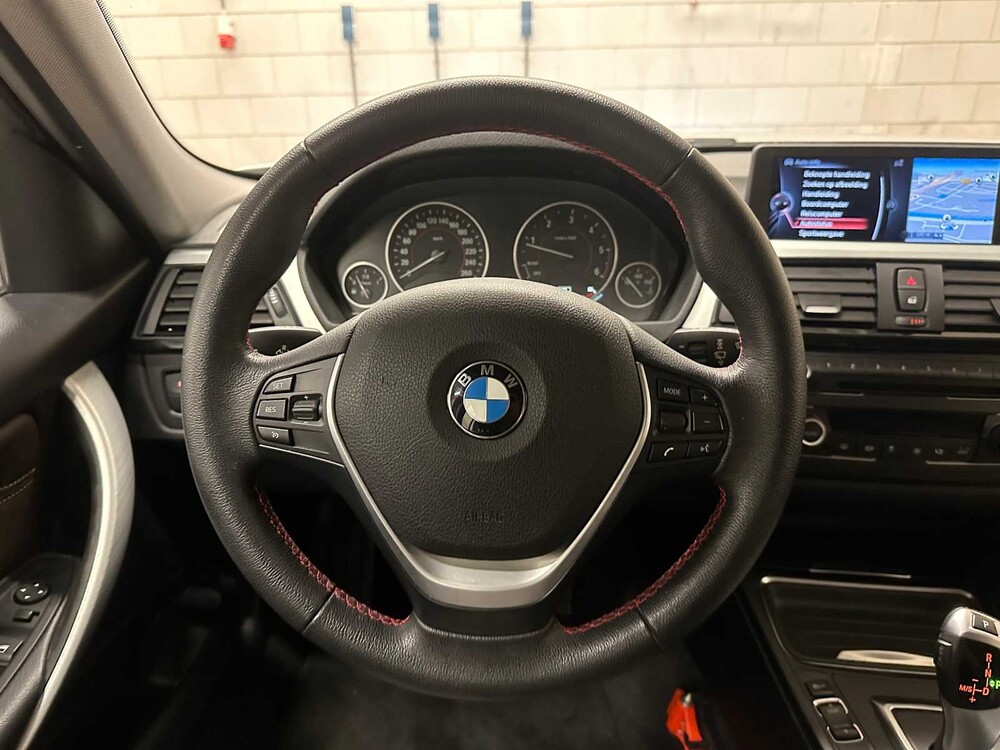 BMW 318d Touring Executive Sport 143hp 2015 3 Series, 7-ZJX-63