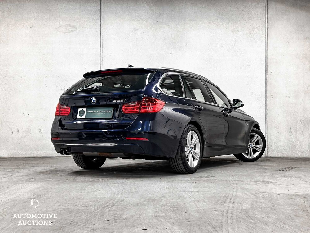 BMW 328i Touring High Executive F31 245PS 2013 3er, 1-STF-25