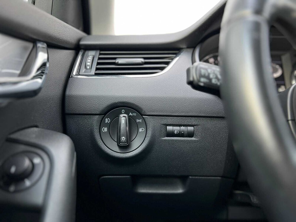 Skoda Octavia Combi 1.6 TDI Greentech Ambition Businessline 105PS 2015 -Orig. DE-, 6-ZHS-77