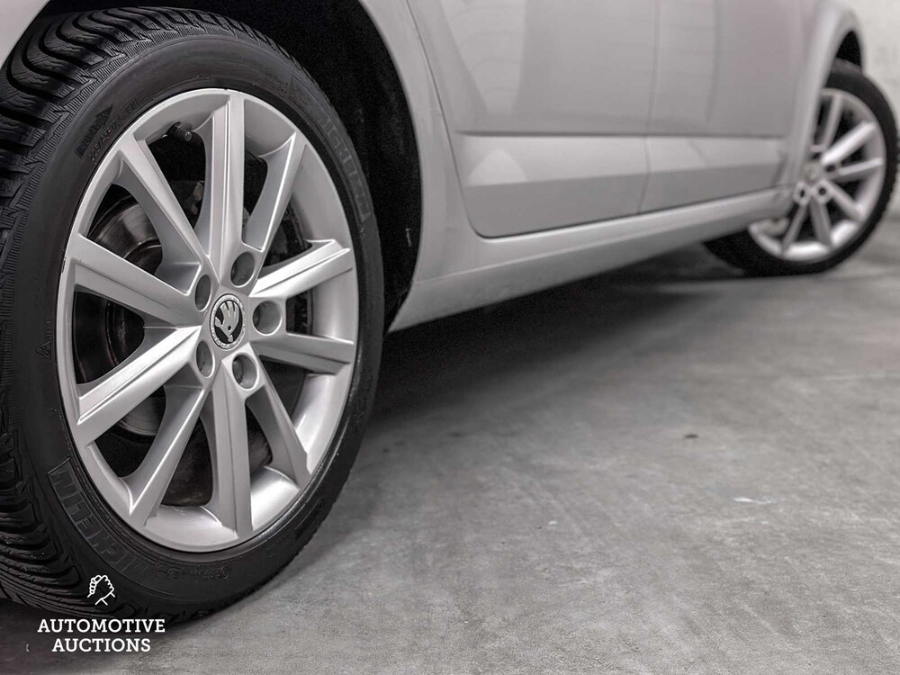 Skoda Octavia Combi 1.6 TDI Greentech Ambition Businessline 105PS 2015 -Orig. DE-, 6-ZHS-77