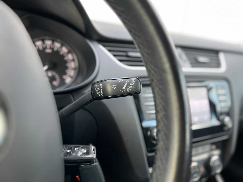 Skoda Octavia Combi 1.6 TDI Greentech Ambition Businessline 105PS 2015 -Orig. DE-, 6-ZHS-77