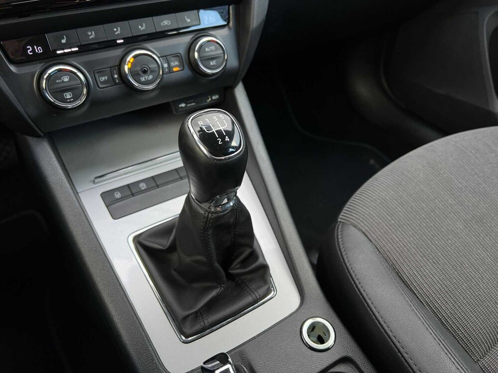 Skoda Octavia Combi 1.6 TDI Greentech Ambition Businessline 105PS 2015 -Orig. DE-, 6-ZHS-77