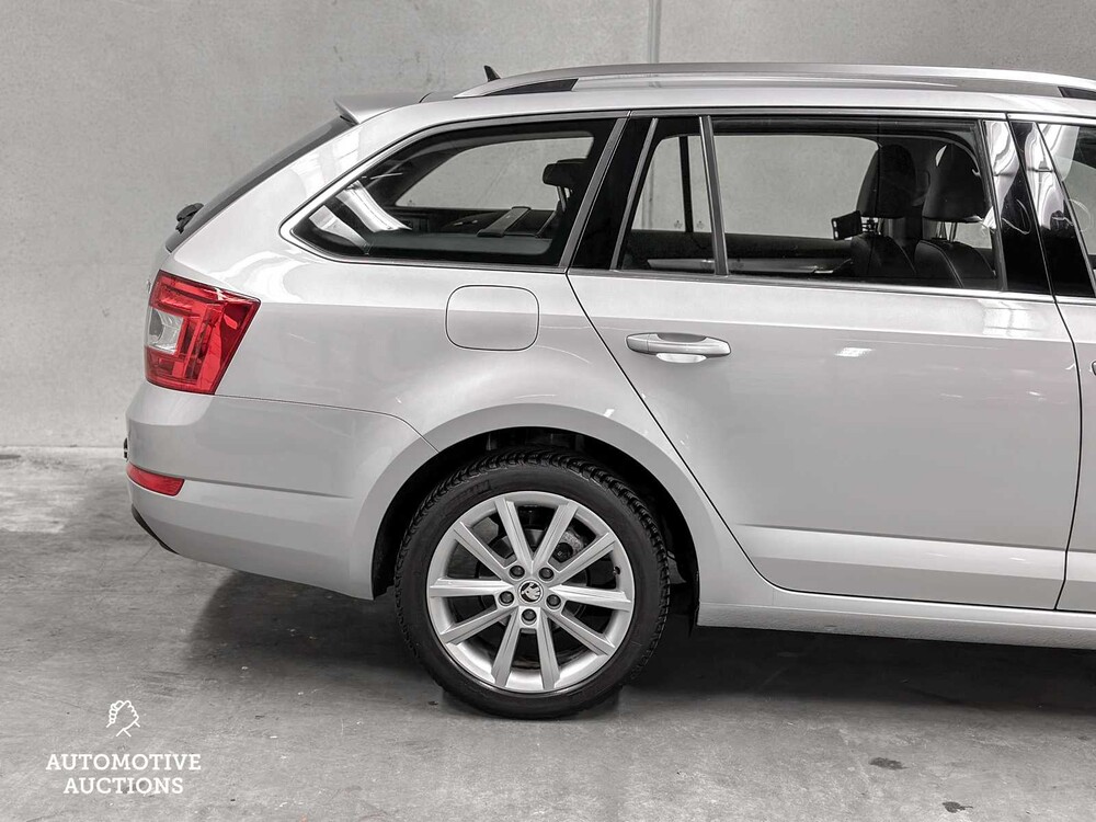 Skoda Octavia Combi 1.6 TDI Greentech Ambition Businessline 105PS 2015 -Orig. DE-, 6-ZHS-77