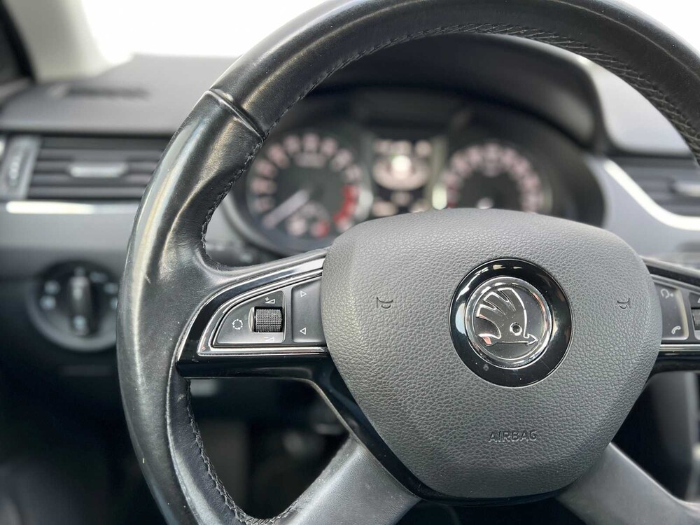 Skoda Octavia Combi 1.6 TDI Greentech Ambition Businessline 105PS 2015 -Orig. DE-, 6-ZHS-77