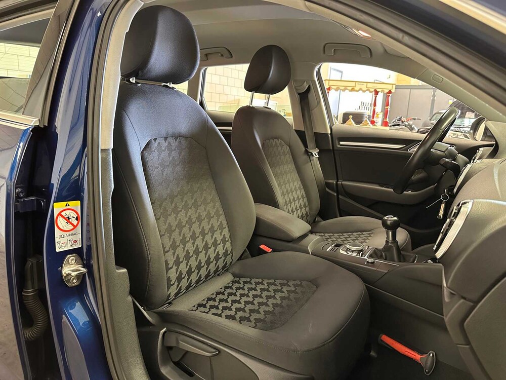 Audi A3 Sportback 1.6 TDI ultra Edition 110hp 2013 -Orig. EN-, 1-SRG-01