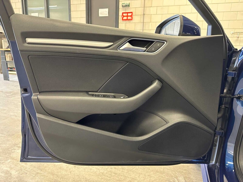 Audi A3 Sportback 1.6 TDI ultra Edition 110hp 2013 -Orig. EN-, 1-SRG-01