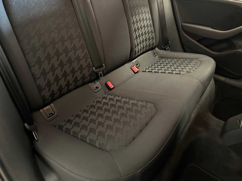 Audi A3 Sportback 1.6 TDI ultra Edition 110hp 2013 -Orig. EN-, 1-SRG-01