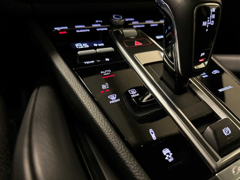 Porsche Cayenne Coupé 3.0 V6 E-Hybrid 470PS 2021 Sport-Chrono ORIG-NL, L-544-HL