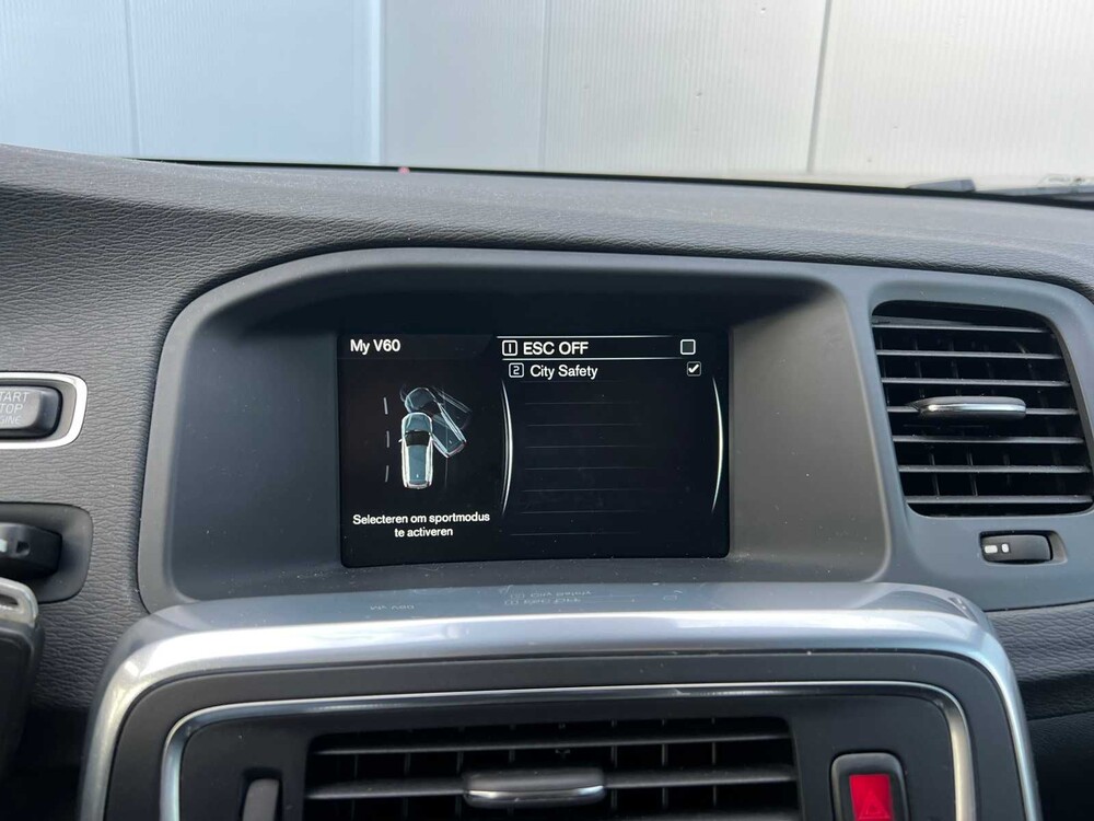 Volvo V60 2.0 D3 136hp 2015, ZN-778-S