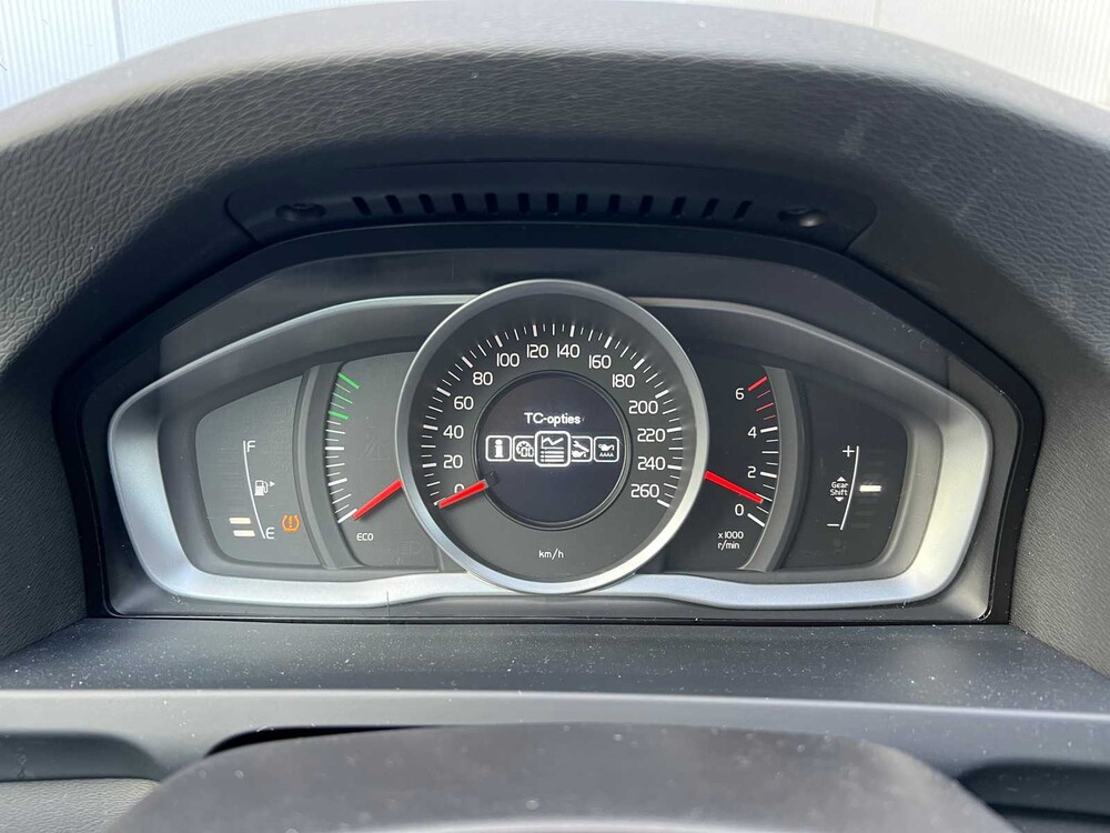 Volvo V60 2.0 D3 136hp 2015, ZN-778-S