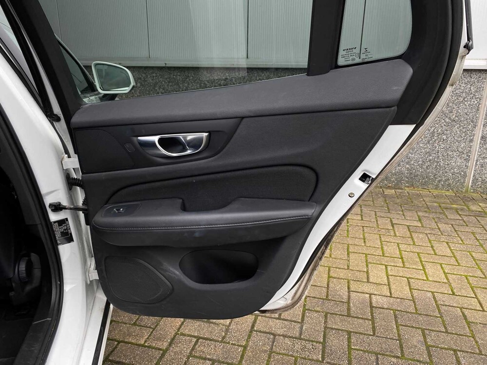 Volvo V60 B3 Business Pro 2.0 163PS -Orig. NL- 2020, J-362-VG