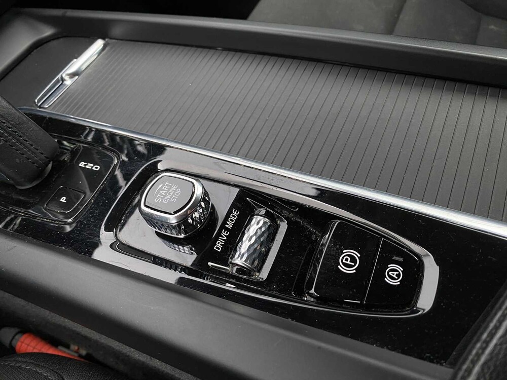 Volvo V60 B3 Business Pro 2.0 163PS -Orig. NL- 2020, J-362-VG