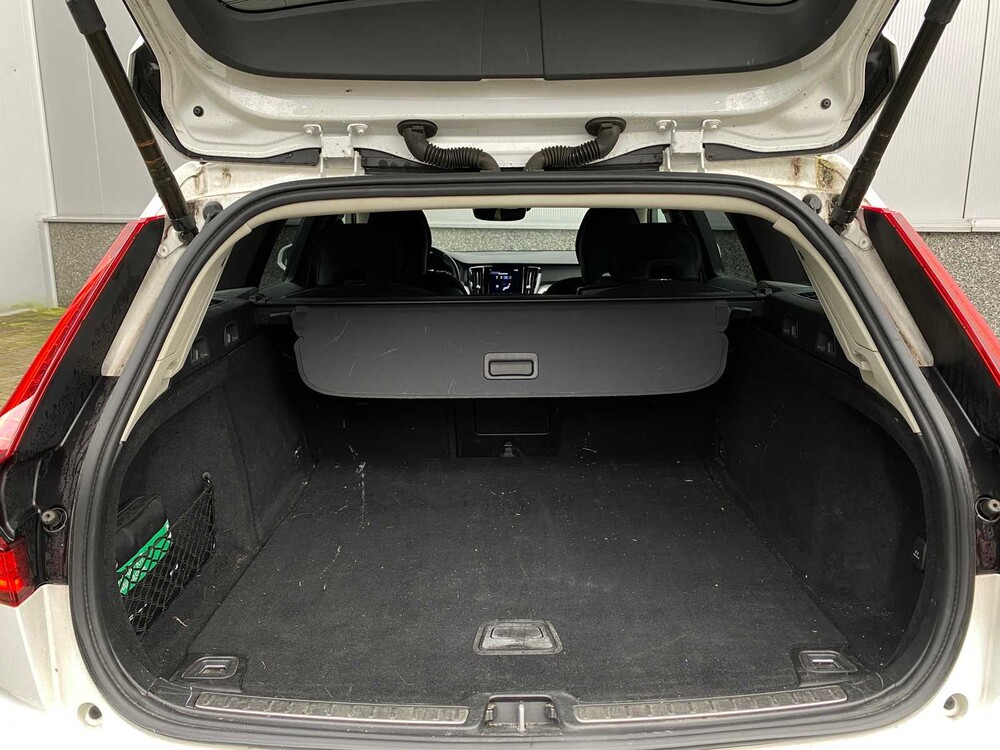 Volvo V60 B3 Business Pro 2.0 163PS -Orig. NL- 2020, J-362-VG