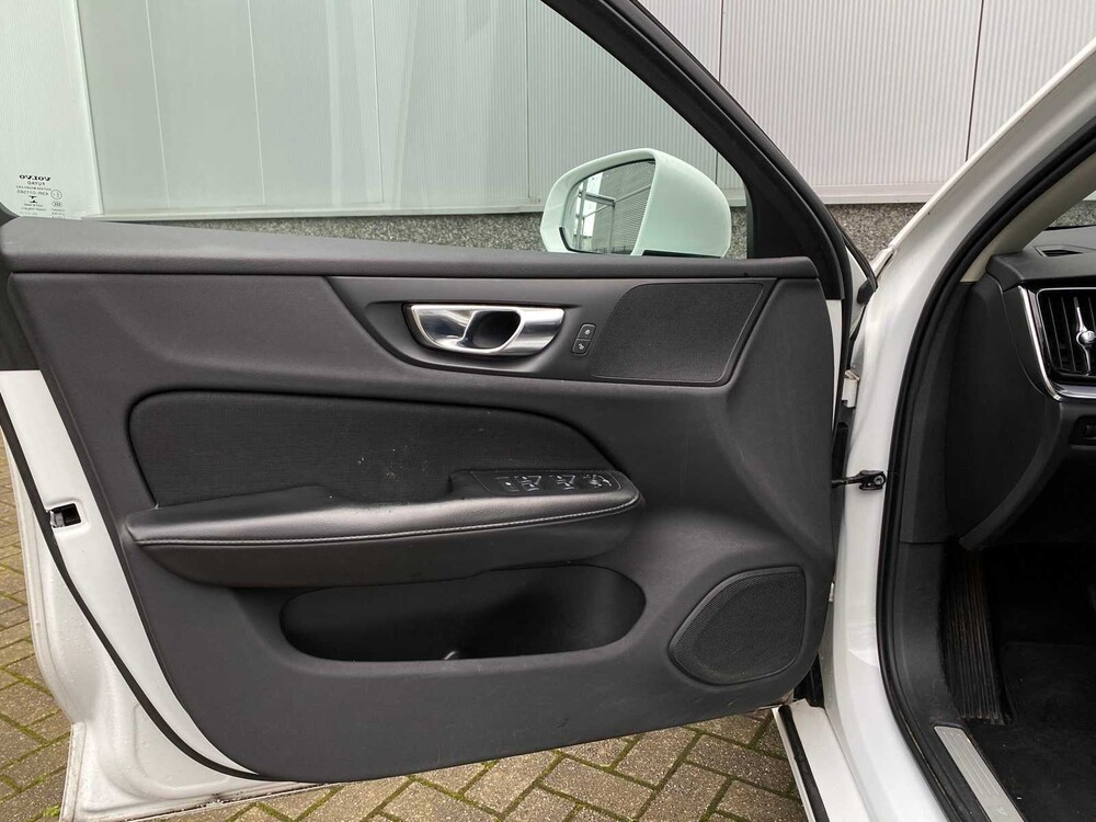 Volvo V60 B3 Business Pro 2.0 163PS -Orig. NL- 2020, J-362-VG