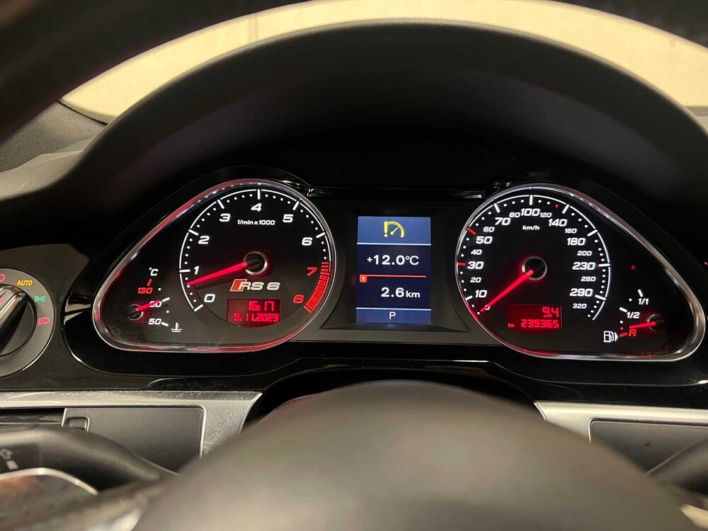 Audi RS6 Sedan 5.0 V10 Quattro 580pk 2010