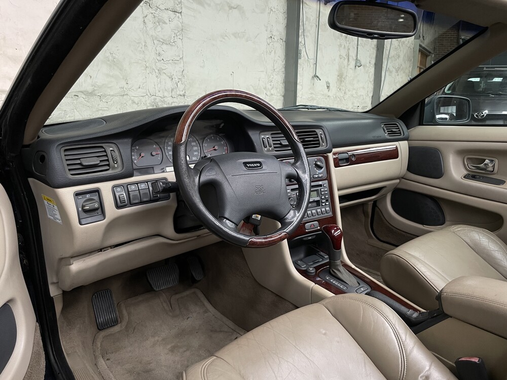 Volvo C70 Convertible 2.3 T5 Luxury 239pk 2000, 51-RJ-BZ