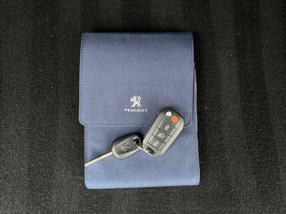 Peugeot 2008 GT-line 1.2 PureTech 131PS 2016, X-887-HF