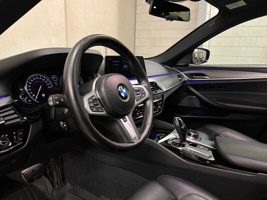 BMW 540d Touring M-Sport xDrive High Executive 5-serie 320pk 2018 -Orig. NL-, RS-265-R