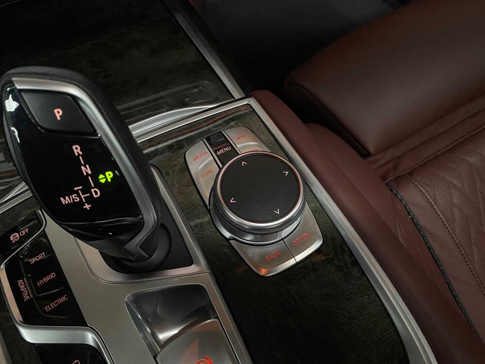 BMW 745e M-Sport High Executive 398pk 2020 7-serie, J-756-GR