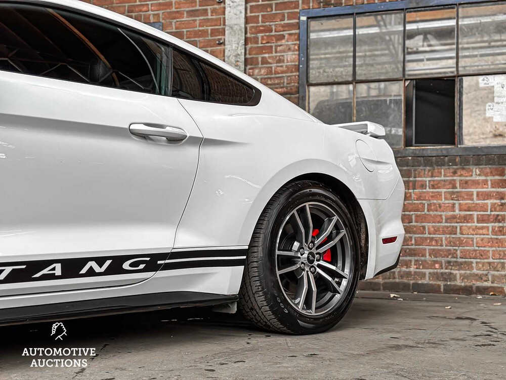 Ford Mustang 3.7 V6 300pk 2016