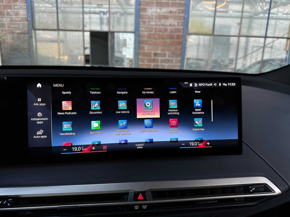 BMW iX xDrive50 M-Sport High Executive 112kWh 523pk 2022 GARANTIE ORIG-NL, P-938-BV