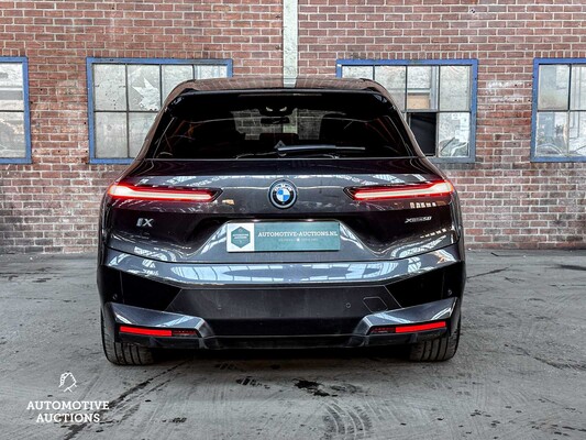 BMW iX xDrive50 M-Sport High Executive 112kWh 523pk 2022 GARANTIE ORIG-NL, P-938-BV