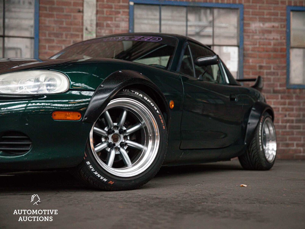 Mazda MX-5 1.6i Touring 220pk 2001, 27-XB-SP