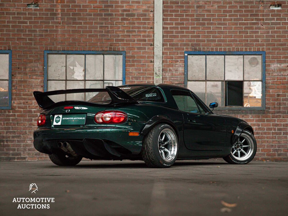 Mazda MX-5 1.6i Touring 220pk 2001, 27-XB-SP