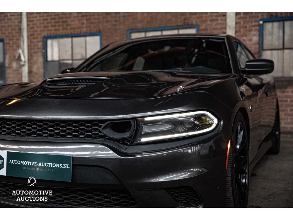 Dodge Charger SRT 5.7 V8 373pk 2016
