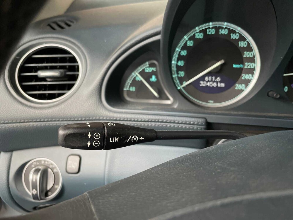 Mercedes-Benz SL500 Roadster 5.0 V8 R230 306hp 2002, 38-GLR-1 -Youngtimer-