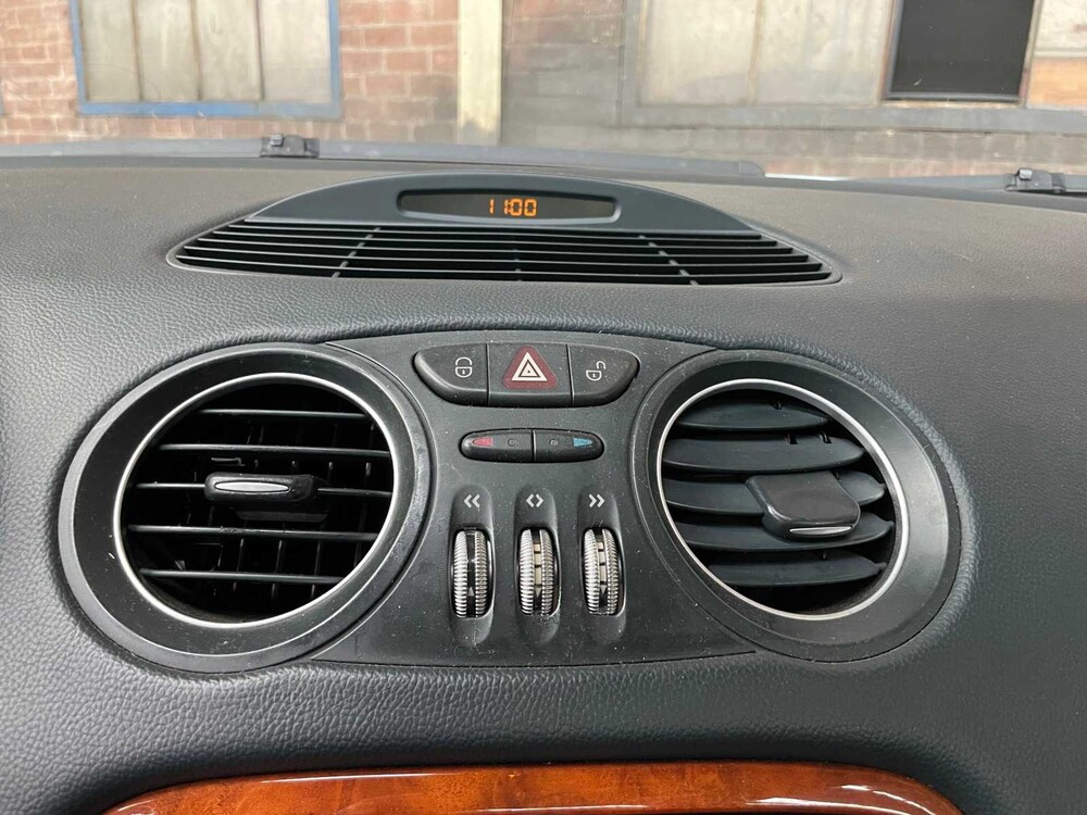 Mercedes-Benz SL500 Roadster 5.0 V8 R230 306hp 2002, 38-GLR-1 -Youngtimer-