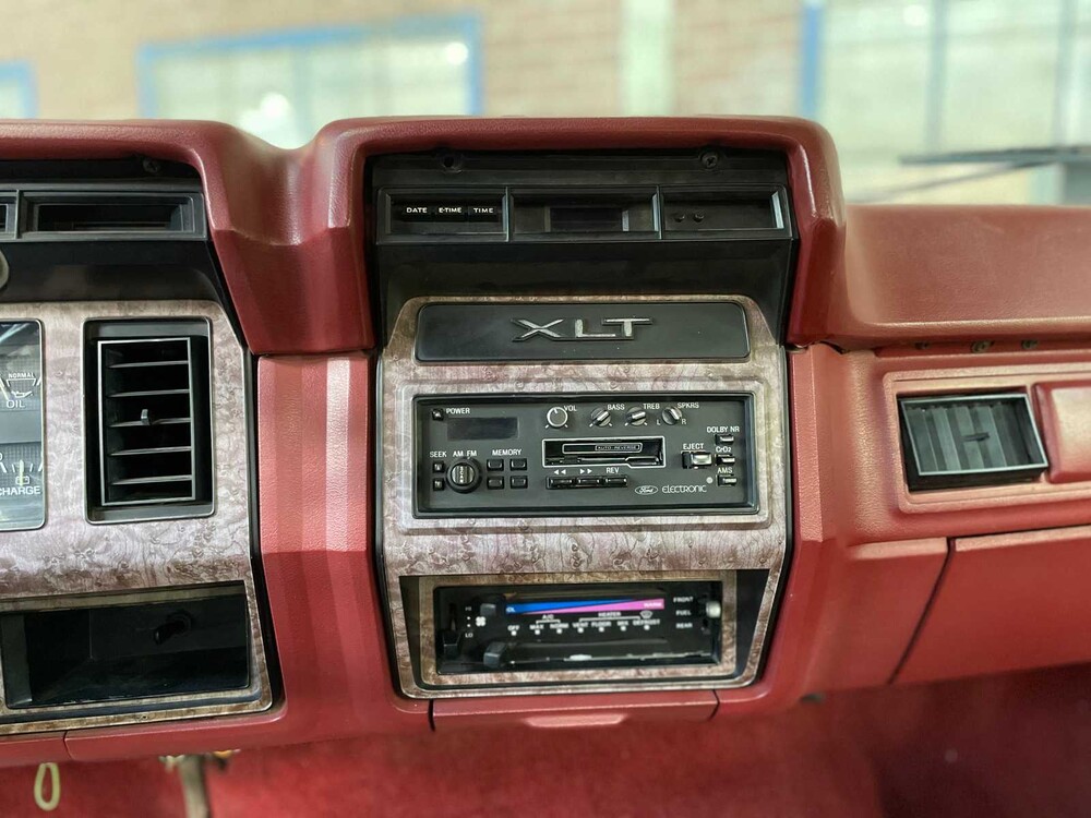 Ford F250 XLT 7.5 V8 Pick-Up Truck F-Series VII 228pk 1985, VVF-76-P