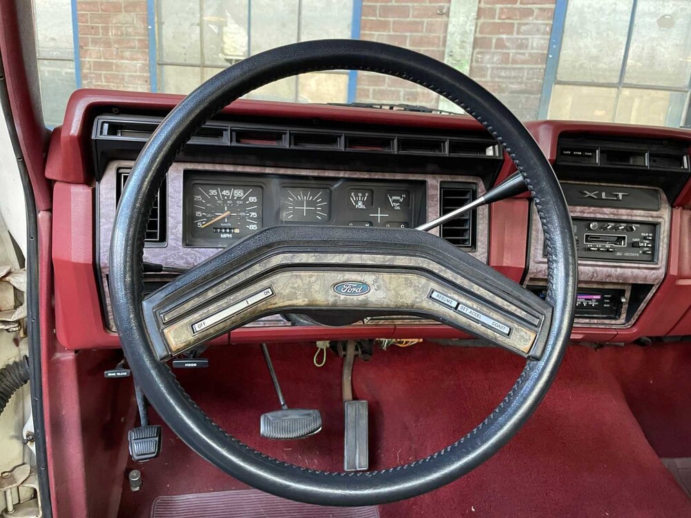 Ford F250 XLT 7.5 V8 Pick-Up Truck F-Series VII 228pk 1985, VVF-76-P