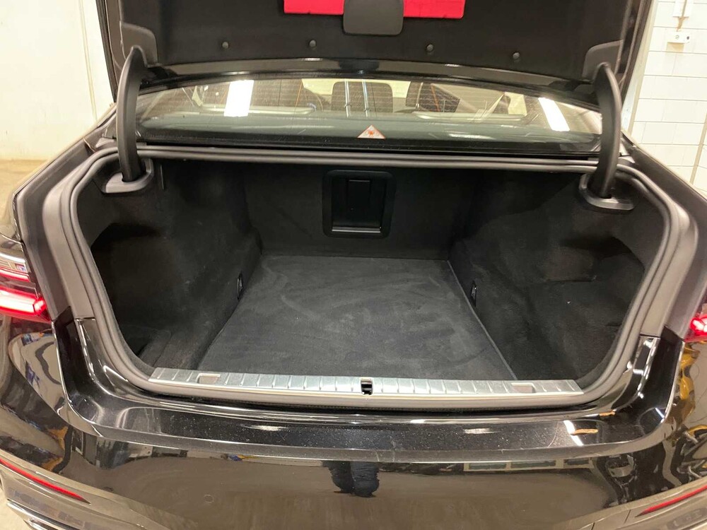 BMW 740d M-Sport xDrive High Executive G11 340PS 2022 ORIG-NL 7er, P-964-RZ