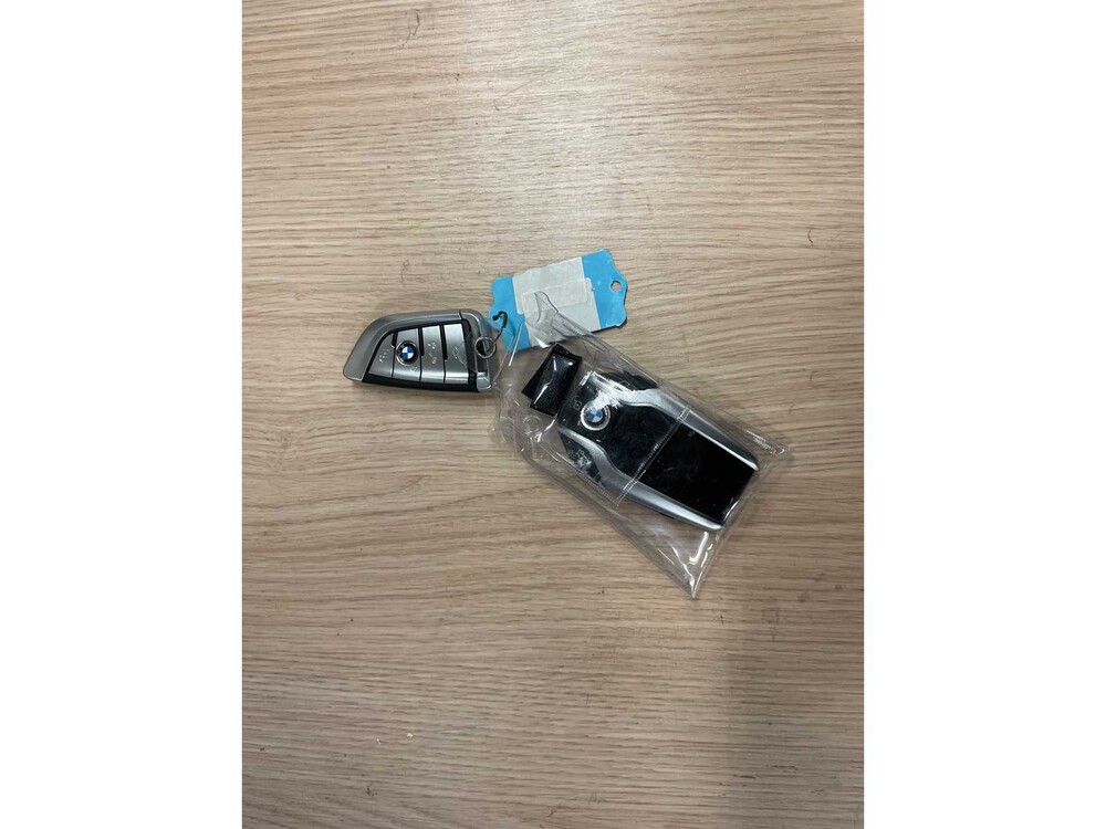 BMW 740d M-Sport xDrive High Executive G11 340PS 2022 ORIG-NL 7er, P-964-RZ