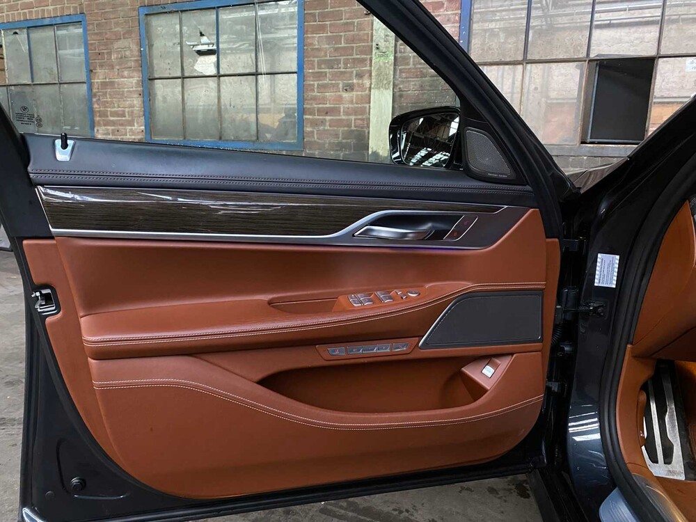 BMW 750Li M-Sport xDrive G12 449pk 2016 7-serie