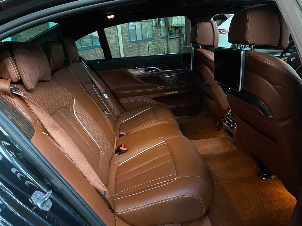 BMW 750Li M-Sport xDrive G12 449pk 2016 7-serie