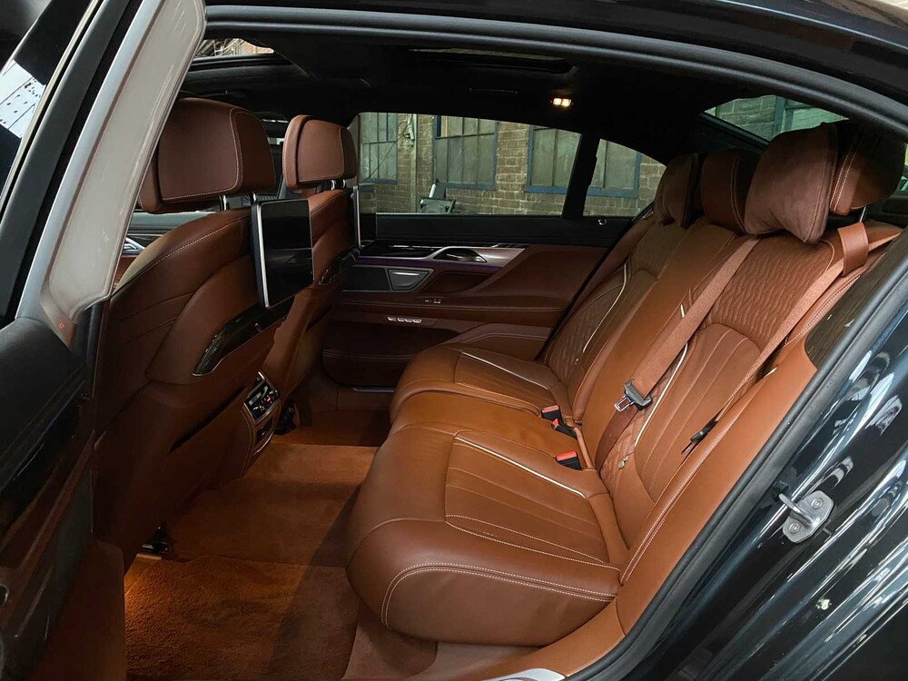 BMW 750Li M-Sport xDrive G12 449pk 2016 7-serie