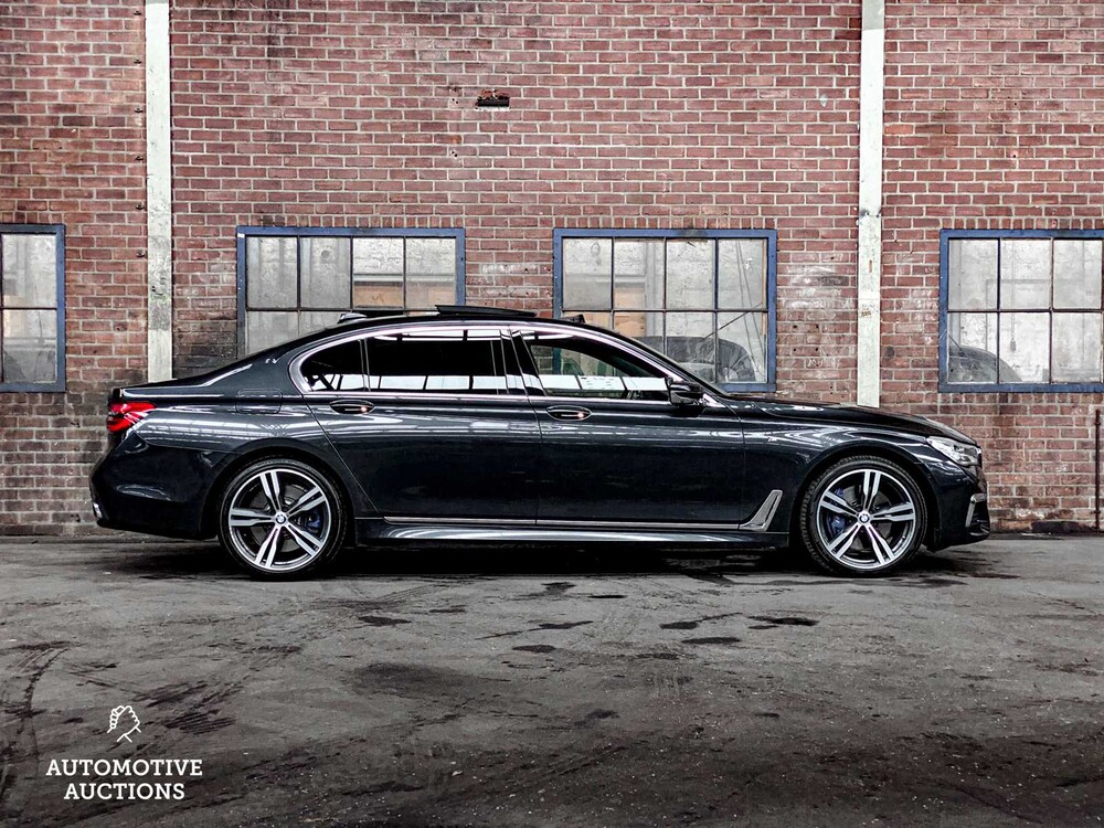 BMW 750Li M-Sport xDrive G12 449pk 2016 7-serie