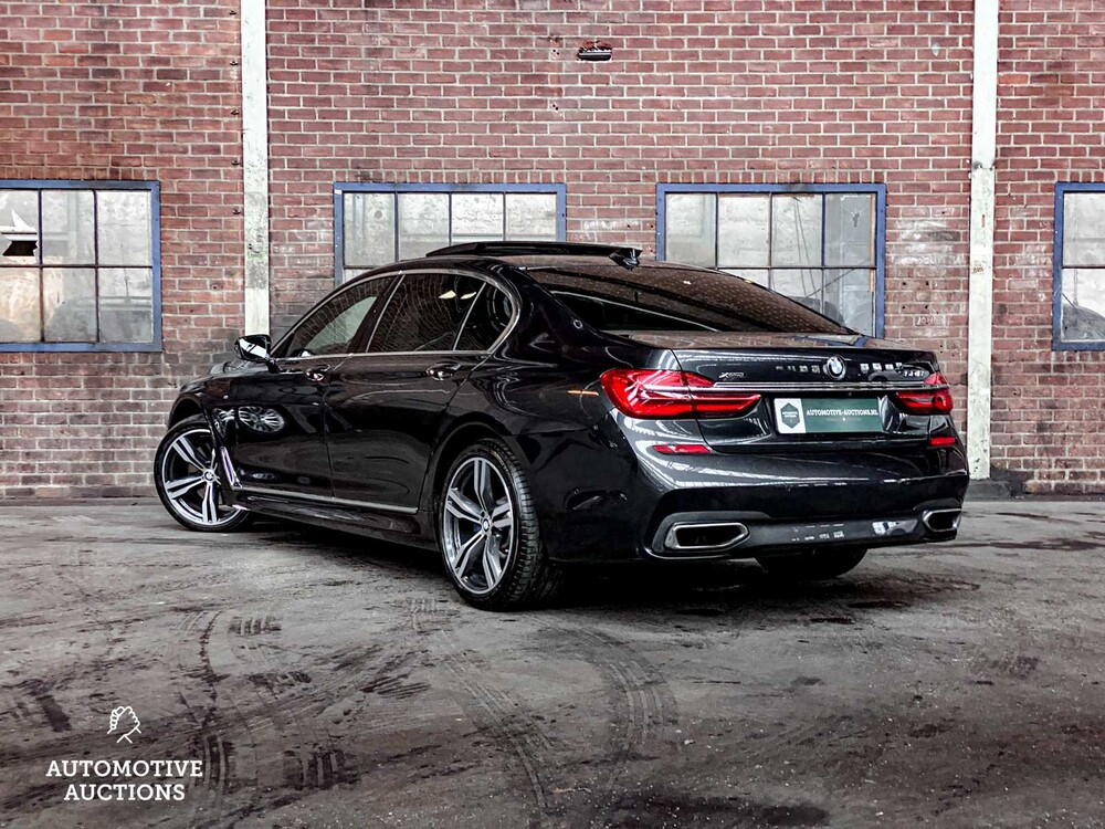 BMW 750Li M-Sport xDrive G12 449pk 2016 7-serie