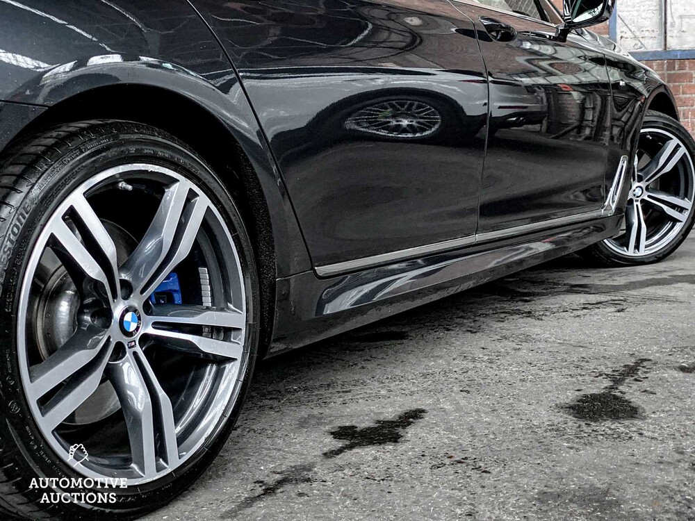 BMW 750Li M-Sport xDrive G12 449pk 2016 7-serie
